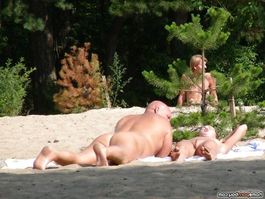 25P Naked amateur babes