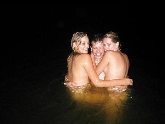 14P Pool party