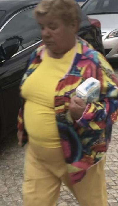 8P Supermarket Granny 11