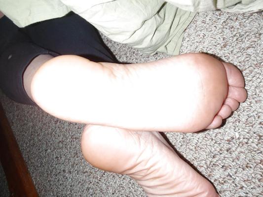 25P My sexy milf GF FEET
