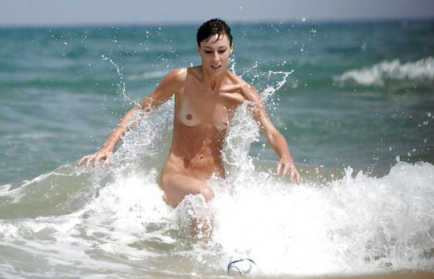 12P Beach Spy Photo's of girls