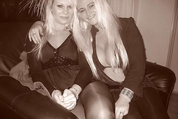 25P Sexy amateur Milf Vicky with big boobs from hyves