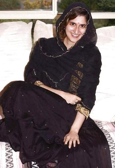 8P SEXY PAKISTANI WIFEY