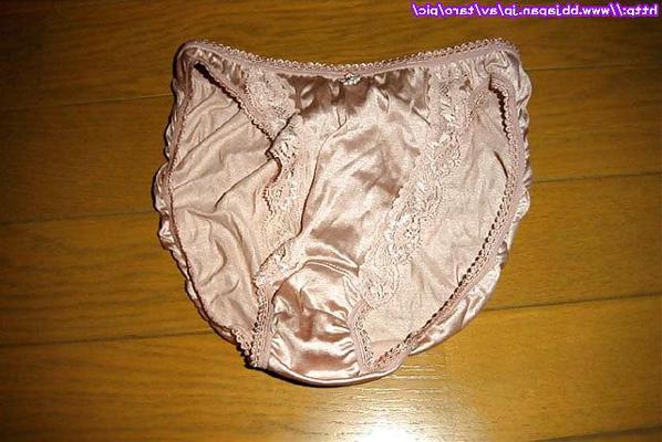 23P Photos de scans de culottes en nylon