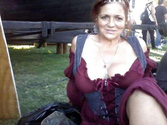 25P MILF'S - содержащиеся в бюстгальтерах