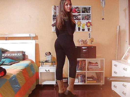 25P Cul et fesses sur une vraie fille sexy