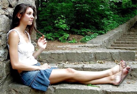 10P More legs and feet (non-nude)