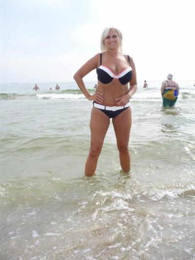 25P Busty Russian Woman 3705