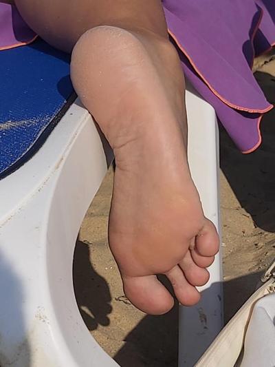 25P My precious wife's sexy feet