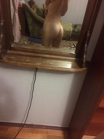 21P Young beauty sucks Curling Iron like a dick