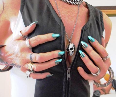 9P My Newcastle Milf Whore's False Nails and Tattoos Fetish