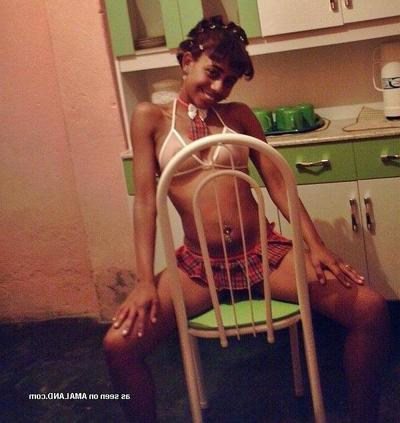 14P Liseli citir kiz zenci tatli teen girl ebony black girl turk