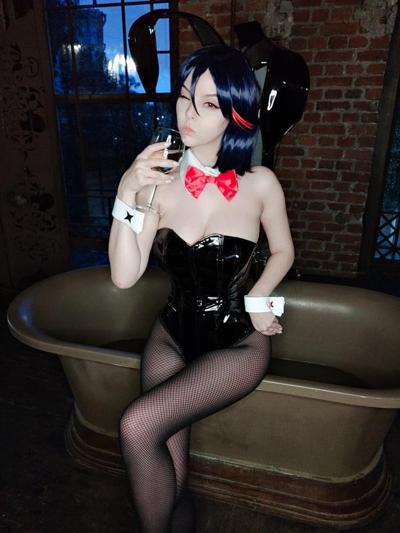 25P DHM – Ryuko Matoi Bunny Selfies