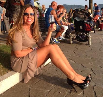 25P Italian hot milf