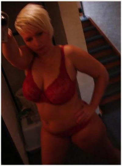 9P Busty Short Hair Blonde