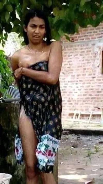 25P bathing girls