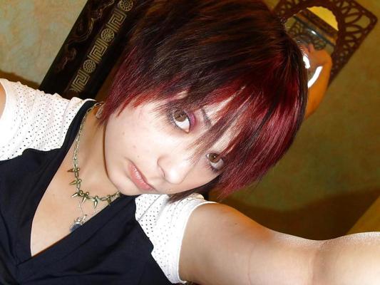 25P TWO HOT EMO GIRLS