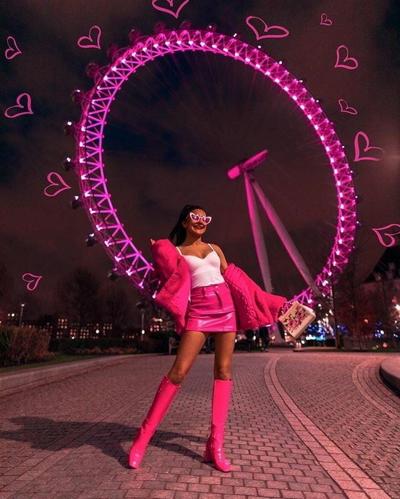 25P Girls in Short Skirts