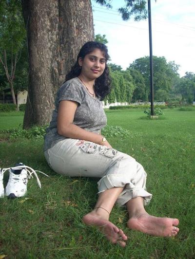 25P Sexy Indian feet