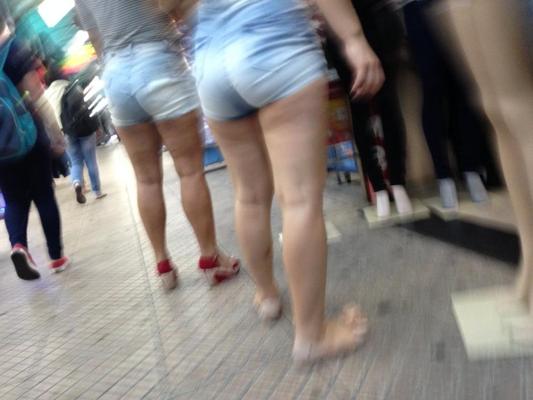 14P MAE E FILHA COM SHORTS SOCADOS