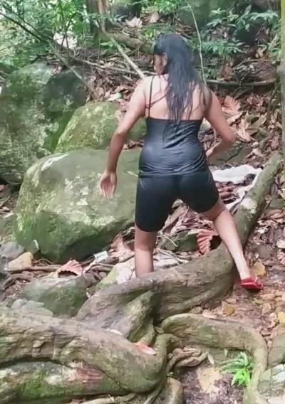 6P sri lankan jungle girl.non nude