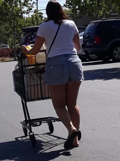 14P Sexy Milf Candid Booty Legs Feet