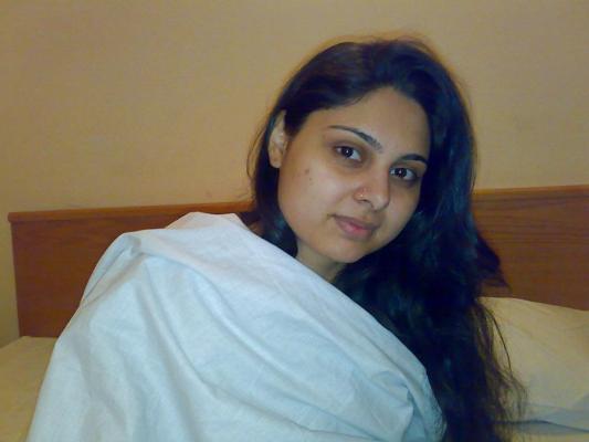 7P Naima Ayaz fausse maison Karachi
