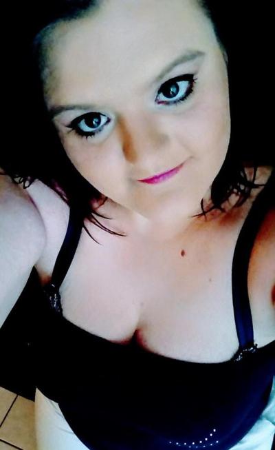 18P Estelle Slut a Dresser
