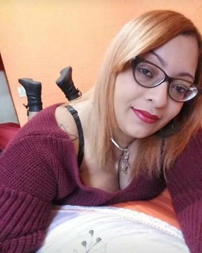 23P Sexy chubby wife posing for tributes, cum, and comments