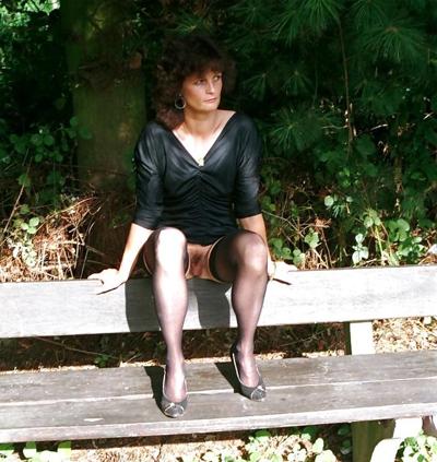 25P MILF Upskirt - 3