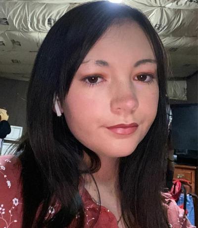5P the whore Cassidy want to show her tits