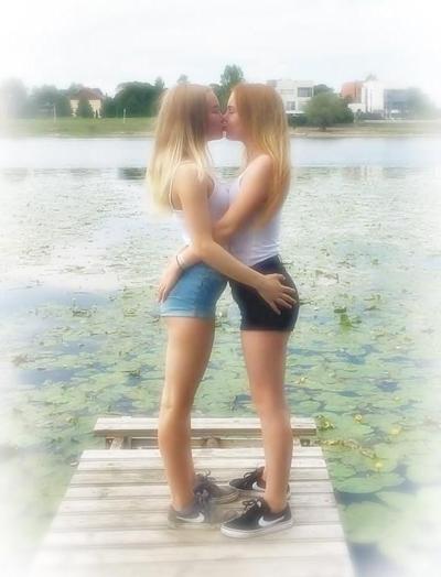 14P GIRL KISSES! 4