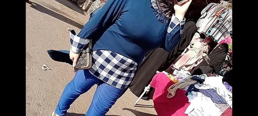 25P Candid Street Asses