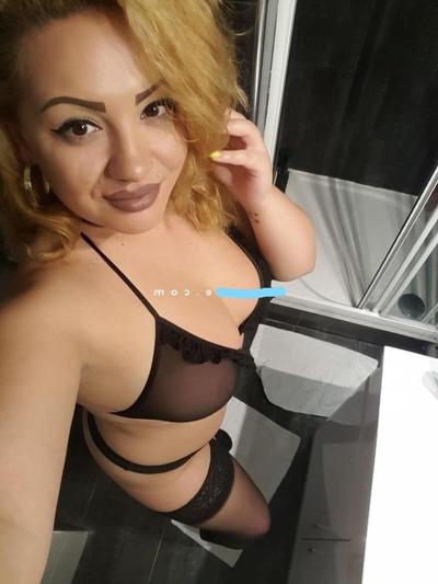 6P Monik Sexy Bitch