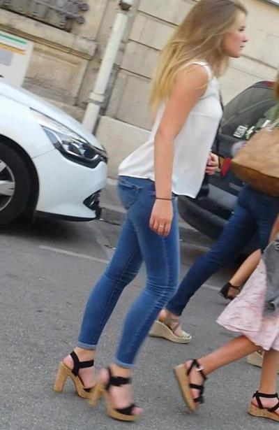 12P hot young girl with high heels and merveillous tight ass