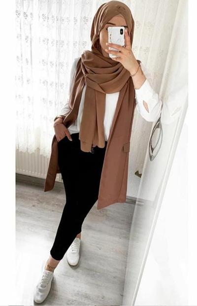 8P Hijab-türkisches Mädchen