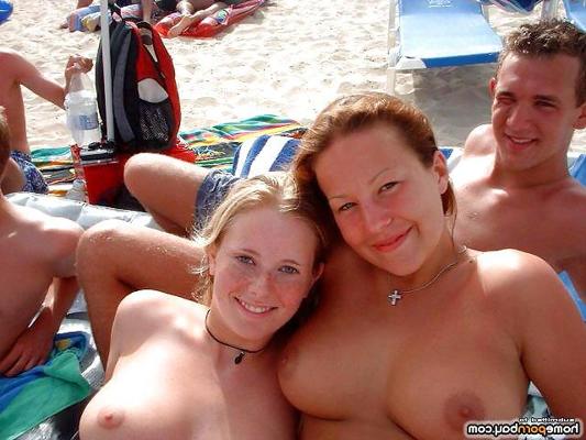 25P Amateur beach lesbian action