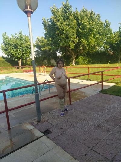 5P friend in the pool