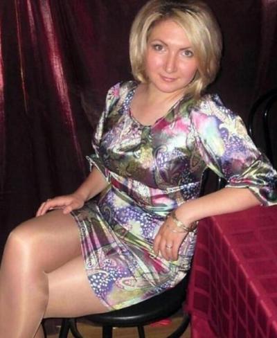 25P Mature Amateur Clothed 17