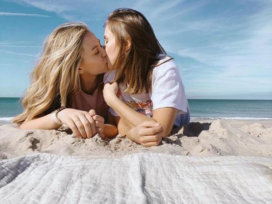 16P I LUV LESBIANS! 2