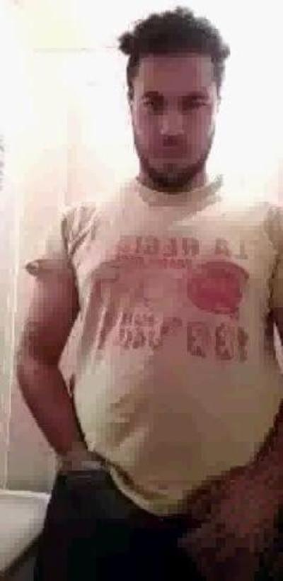 6P Mr: Julien Cesbron masturbates on webcam in front of a 10 ye