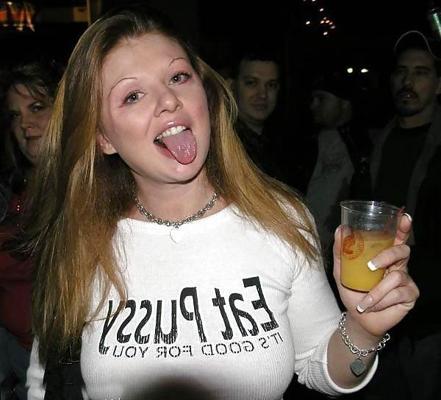11P ホットなTシャツ