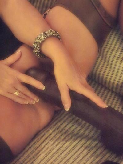 15P Mature in RHT stockings and heels 
