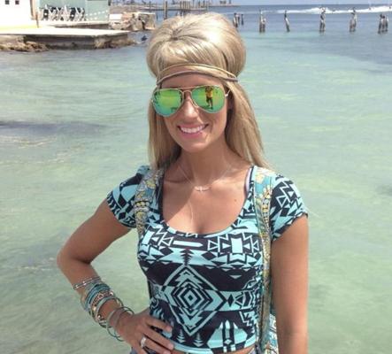 25P Mississippi Fitness Girl selling bombshell bras