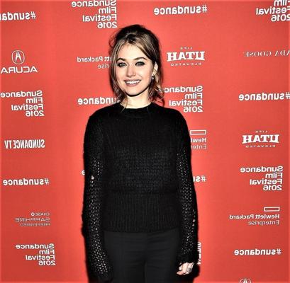 25P Imogen Poots the perfect woman exists