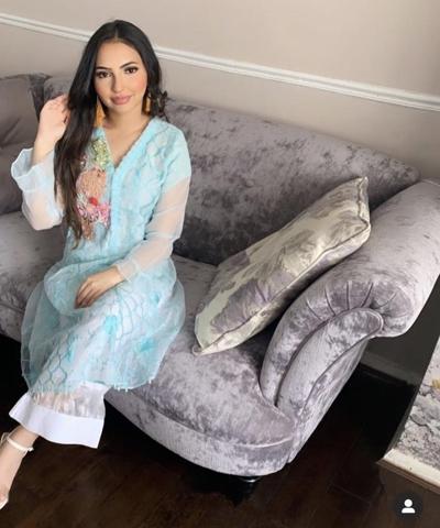 13P Very cute paki, what would you do to her?