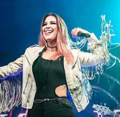 25P Charlotte Wessels sexy niederländische Sängerin
