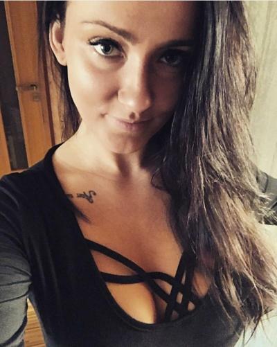 5P セクシーな女ロマーナ、彼女に何をしますか?