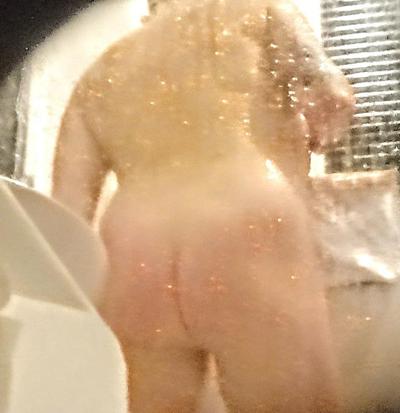 23P Milf wife Anette voyeur shower challenge