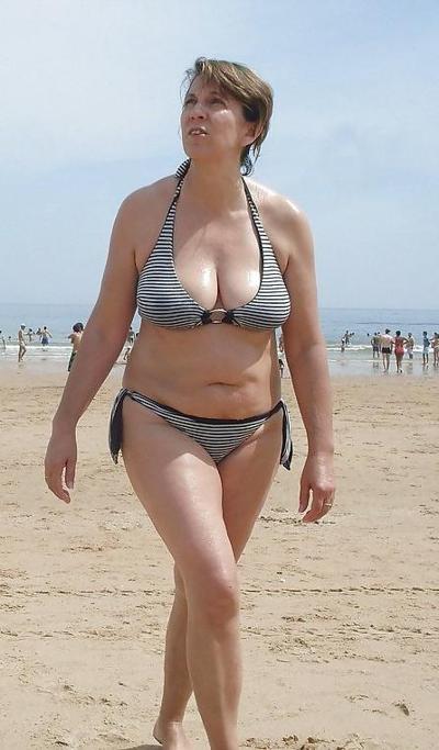 16P Welcome To Mature Beach 